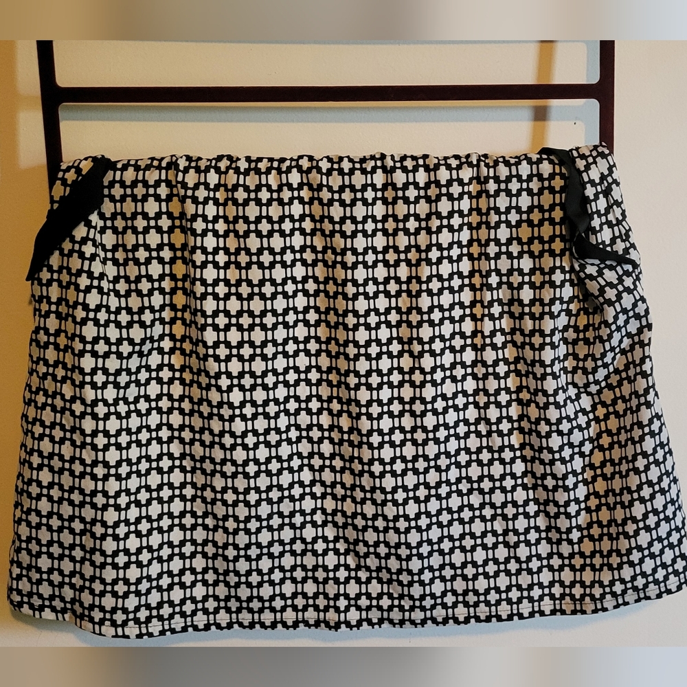 Black and White Patterned Women's Skirt
